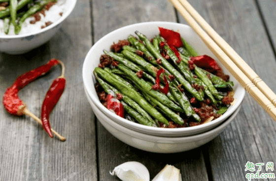 干煸四季豆是先焯水還是直接炒 干煸四季豆為什么要先焯水3