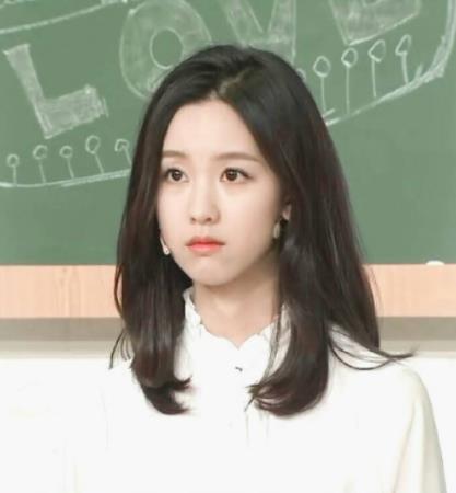 中國十大90后女明星排行榜，鄭爽感情一波三折，迪麗熱巴美若天仙