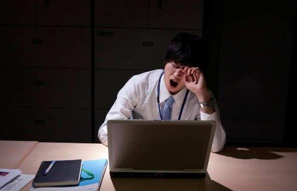 長期上夜班，算是熬夜嗎？聽聽醫生說熬夜的正確說法
