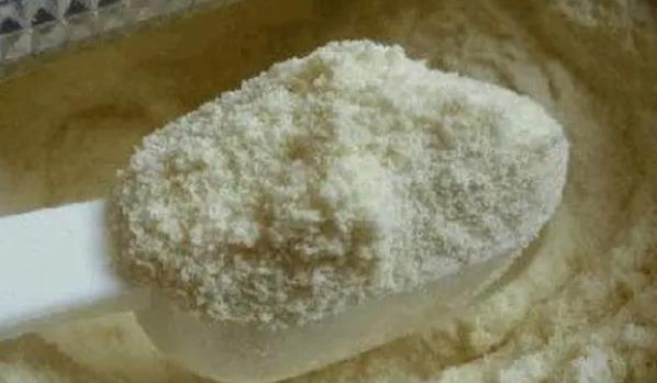 水解蛋白奶粉有營養嗎？牛奶粉轉羊奶粉的正確方法？