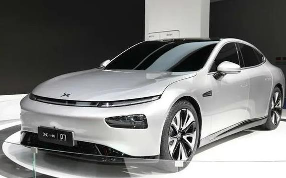 小鵬汽車是誰創立的？小鵬P7電池能用幾年