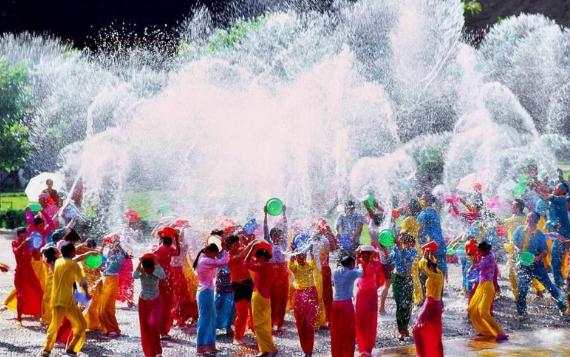 西雙版納潑水節幾月幾日？潑水節象征著什么