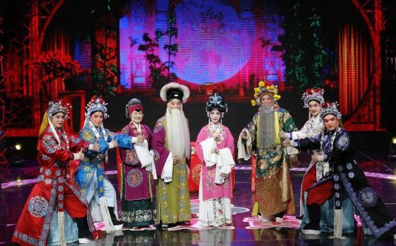 梨園戲曲班子的別稱是指唐代什么地方？中國戲曲發展有哪幾個時期
