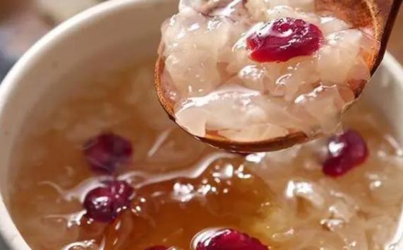 膠原蛋白什么時候吃最好？膠原蛋白吃多了會怎樣