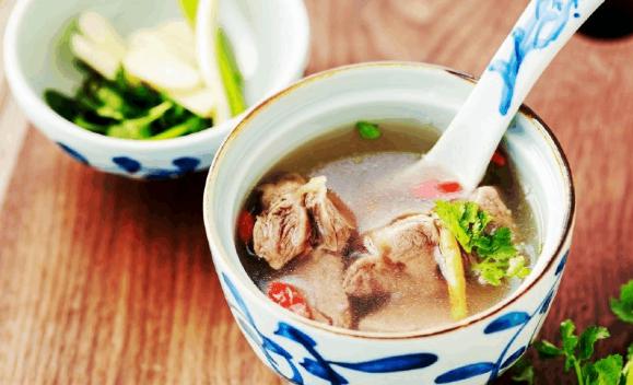 羊肉湯夏天能喝嗎？羊肉湯放醋會怎樣